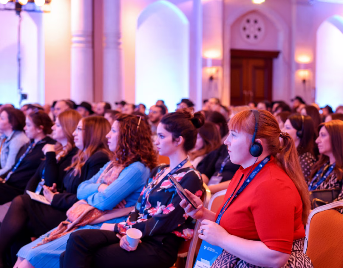 Platea di educatori al Summit Internazionale Yael